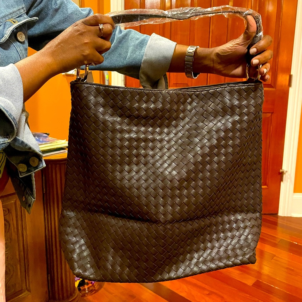 Lulu Dharma brown woven boxy bucket handbag! New with tags